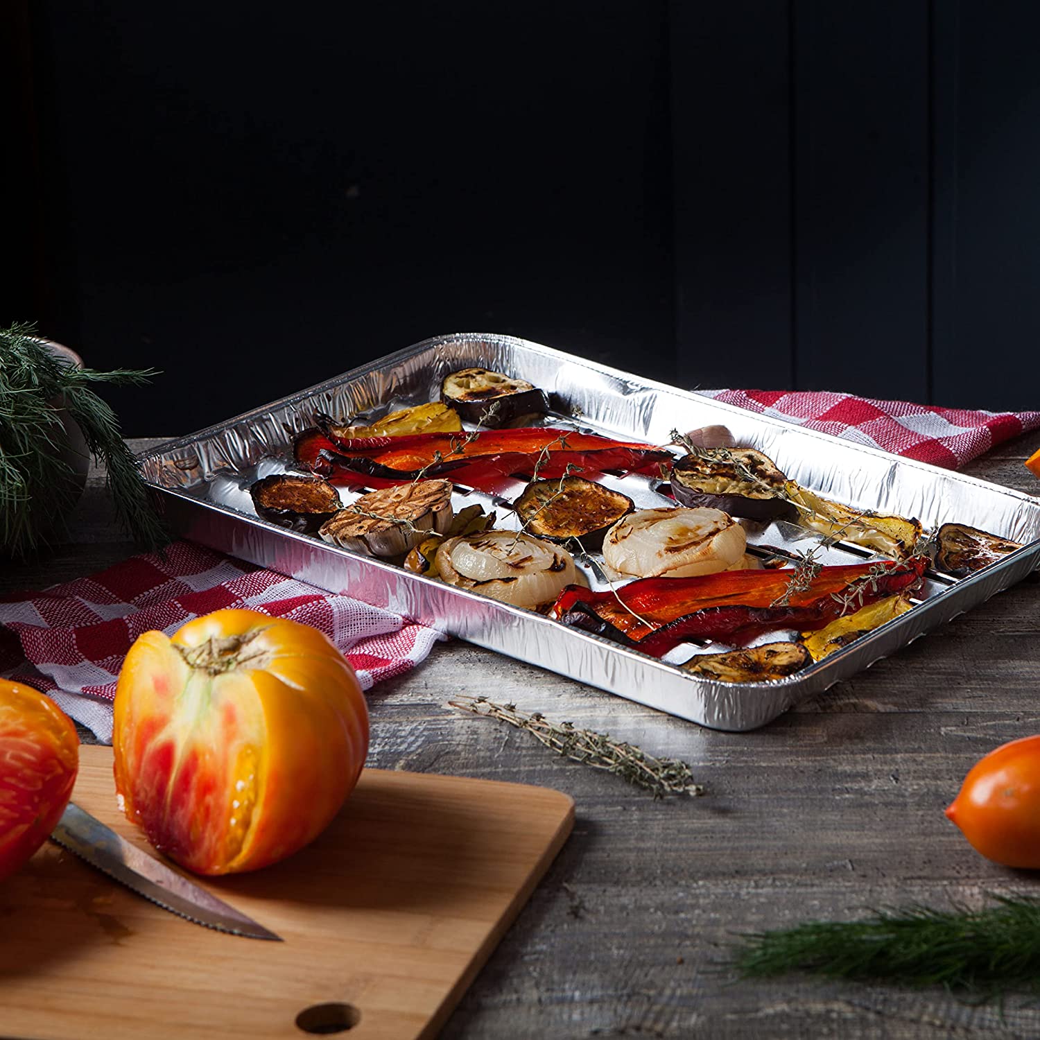 Large Foil Tray Lifestyle Image Baking