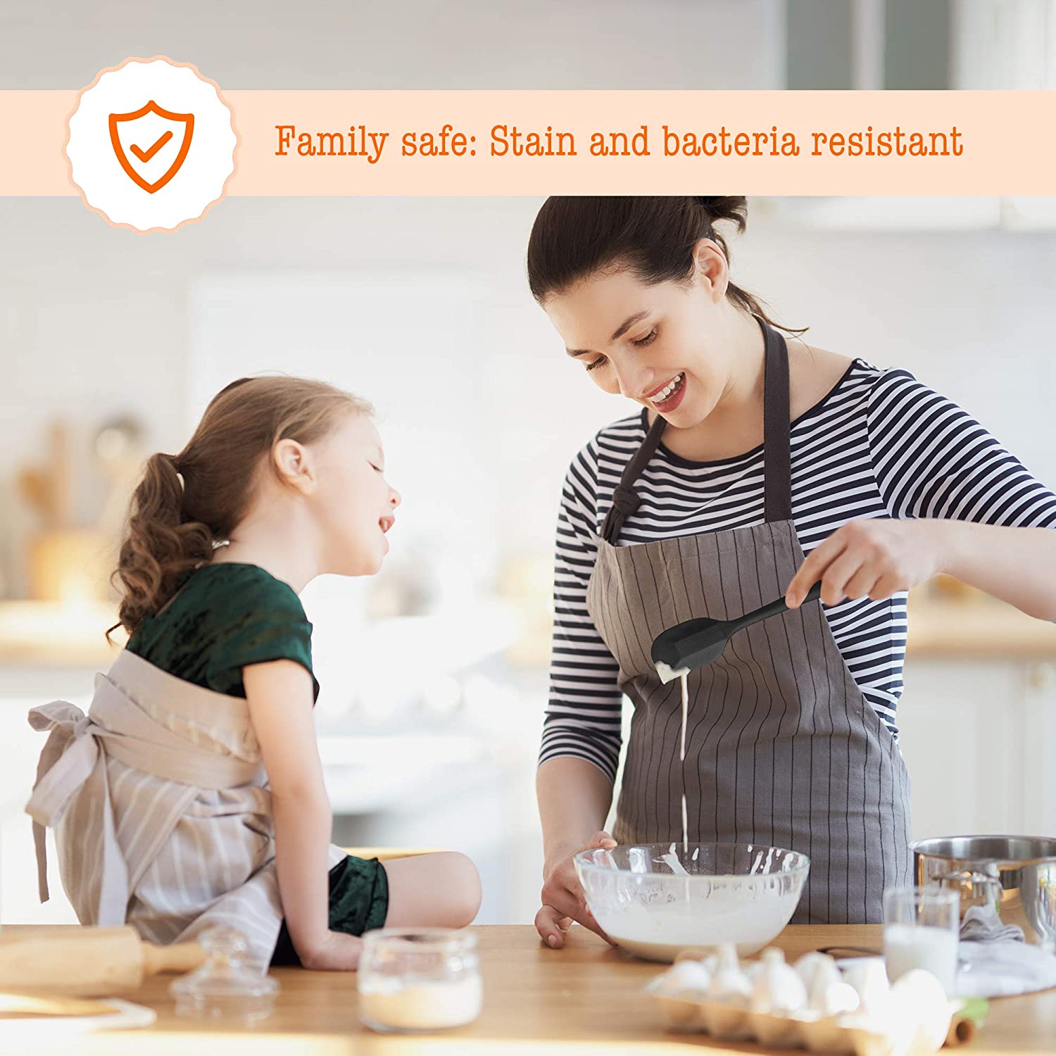 Silicone Spatula Black Lifestyle Image Baking